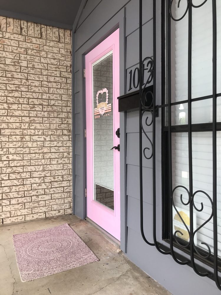 SKINSATIONAL Updated August 2024 1013 W San Antonio St, Lockhart