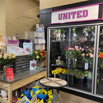 United Supermarkets - the inside of a flower shop - Grocery Near Me - Amarillo, Texas United Supermarkets - the inside of a flower shop - Grocery Near Me - Amarillo, Texas