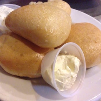 287 Roadhouse - Complimentary Hot rolls with sweet butter - Sports Bars Near Me - Dumas, Texas