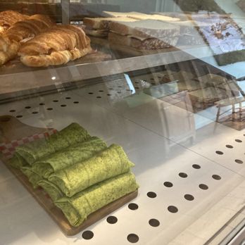 Chez Mère-Grand - The famous spinach wrap! Can have a vegan version ;) - Coffee & Tea Near Me - Montreal, Quebec Chez Mère-Grand - The famous spinach wrap! Can have a vegan version ;) - Coffee & Tea Near Me - Montreal, Quebec