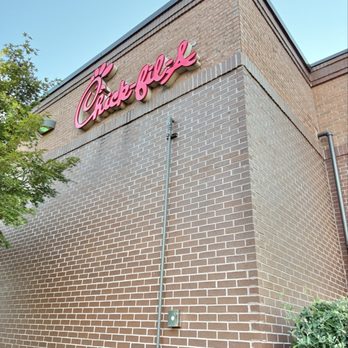 Chick-fil-A - Exterior - Fast Food Near Me - Suwanee, Georgia