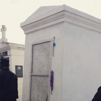 The Voodoo Bone Lady Tours - Tours Near Me - New Orleans, Louisiana