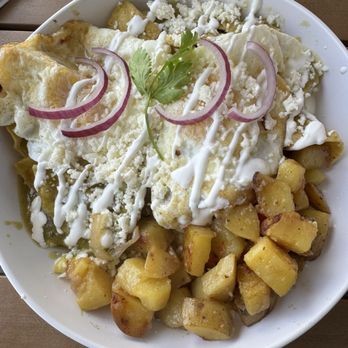 Carp Moon Cafe - Coffee & Tea Near Me - Carpinteria, California