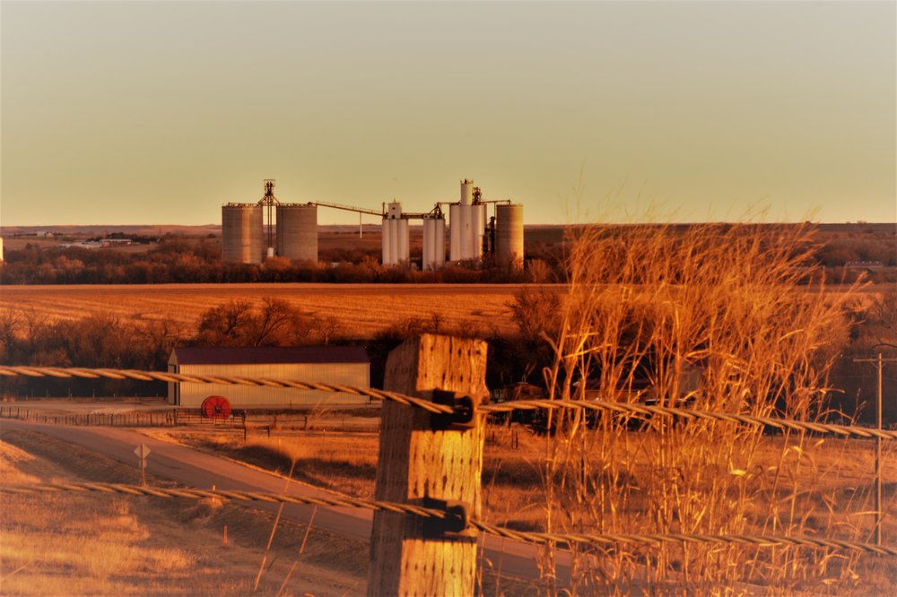 BIG BUCKS GLEN ELDER LODGE Updated July 2024 12 Photos 312 E Main St, Glen Elder, Kansas