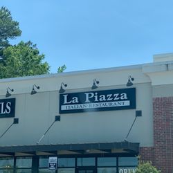 La Piazza Italian Restaurant - Front sign