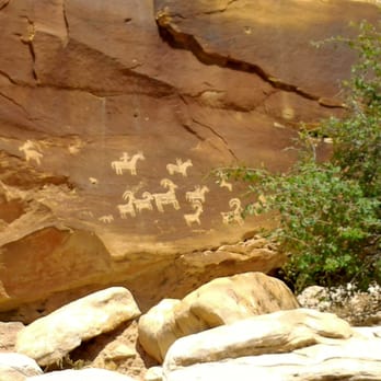 Arches National Park - Petroglyphs! - Parks Near Me