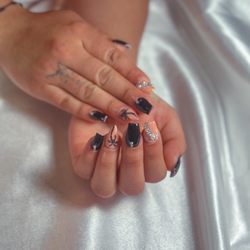 Queen kat nail studio - Short nails can be fun too