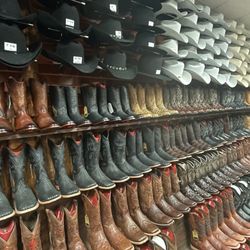 Gomez Boot Ranch - Very finely designed cowboy hats