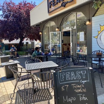 Cajun Feast - Outside seating was awesome - Cajun/Creole Near Me - Davis, California