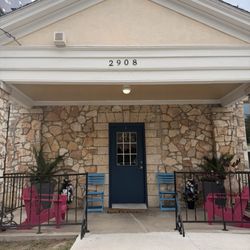 825 Blowdry & Color Boutique