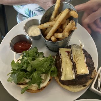 Maison Cheryl - Maison Wagyu Burger - French Near Me - Arlington, Virginia