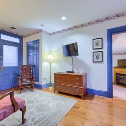Alden House - Tea Rose Sitting Room - Access to the Balcony
