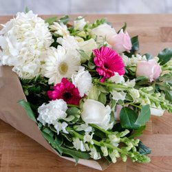 East Lake Village Shopping Center - Ferrari Florist located in the East Lake Shopping Center https://www.shopferrariflorist.com/
