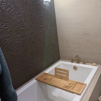 Posada Remodeling & Design - Full size acrylic tub, spa worthy! - Flooring Near Me - Casselberry, Florida