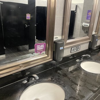 Planet Fitness - Gyms Near Me - Succasunna, New Jersey