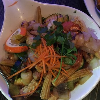 Thai Bite - Baby corn entree with mixed seafood. - Thai Near Me - Aliso Viejo, California