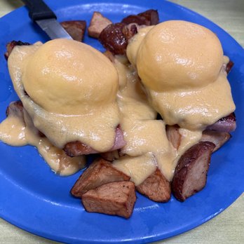 Sweet Mamas Restaurant - Mama's Eggs Benedict on home fries! - American Near Me - Orlando, Florida