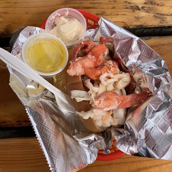 Sprague's Lobster - Maine Lobster Roll - Seafood Near Me - Wiscasset, Maine Sprague's Lobster - Maine Lobster Roll - Seafood Near Me - Wiscasset, Maine
