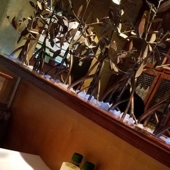 Bonefish Grill - Unique divider for bar/dining room. - Seafood Near Me - Boca Raton, Florida