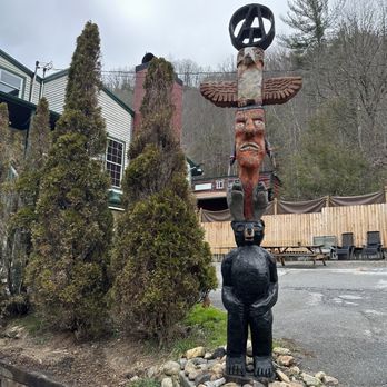 The Appalachian Station at 19E - Totem pole outside The Station. - Pubs Near Me - Roan Mountain, Tennessee The Appalachian Station at 19E - Totem pole outside The Station. - Pubs Near Me - Roan Mountain, Tennessee