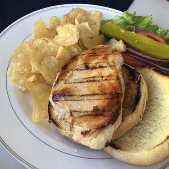 Amtrak - Chicken sandwich - Train Stations Near Me - Emeryville, California