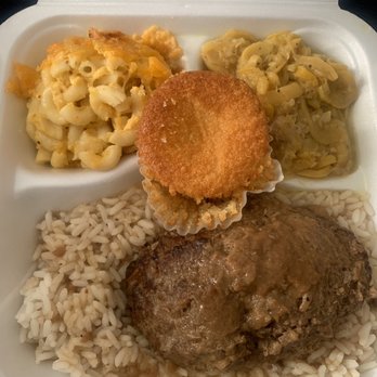 Donna's Delicious Delites - Hamburger steak gravy and rice, Mac n cheese, squash, cornbread - Bakeries Near Me - Savannah, Georgia Donna's Delicious Delites - Hamburger steak gravy and rice, Mac n cheese, squash, cornbread - Bakeries Near Me - Savannah, Georgia