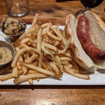 Roadhouse Pub & Eatery - Beer brat - Gastropubs Near Me - Jackson, Wyoming Roadhouse Pub & Eatery - Beer brat - Gastropubs Near Me - Jackson, Wyoming