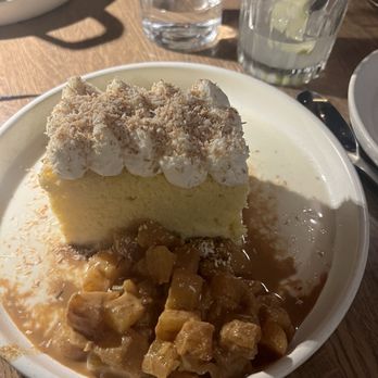 Leña Brava - Tres leches - delicious - Seafood Near Me - Chicago, Illinois