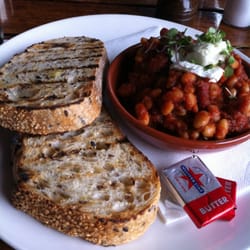 Pelican - Baked beans, Merideth's goats cheese, basil and toast.