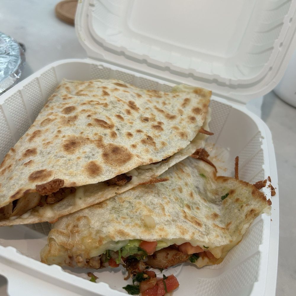 Araujo's Mexican Grill - Super Flour Quesadilla (Harina)*. Very good. Lots of toppings - Tacos Near Me - San Jose, California Araujo's Mexican Grill - Super Flour Quesadilla (Harina)*. Very good. Lots of toppings - Tacos Near Me - San Jose, California