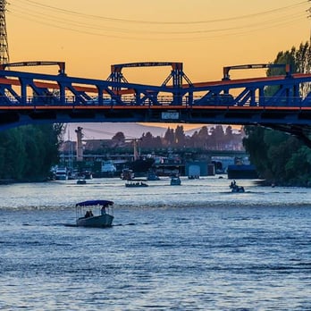 Sternwheeler Charters - Have never seen the Fremont Bridge look so colorful! - Boat Charters Near Me Sternwheeler Charters - Have never seen the Fremont Bridge look so colorful! - Boat Charters Near Me