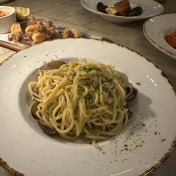 Settecento - Vongole - Italian Near Me - Los Angeles, California Settecento - Vongole - Italian Near Me - Los Angeles, California