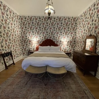 National Exchange Hotel - The picture makes it look a little creepy, but it was really cute. They also had the cutest telephone. That decor was really fun. - Hotels Near Me - Nevada City, California National Exchange Hotel - The picture makes it look a little creepy, but it was really cute. They also had the cutest telephone. That decor was really fun. - Hotels Near Me - Nevada City, California