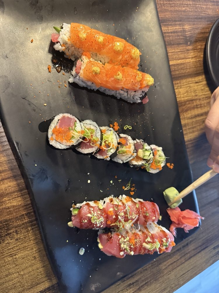 Vang’s Sushi Shack Logo