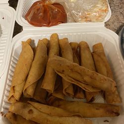 Bakery El Quetzal - Ahhh my favourite . A nice hot sauce . And you are rockin