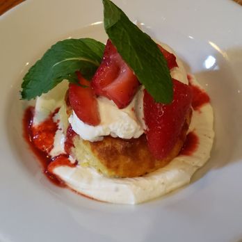 Little Donna’s - Biscuit with strawberries and cream - Pizza Near Me - Baltimore, Maryland Little Donna’s - Biscuit with strawberries and cream - Pizza Near Me - Baltimore, Maryland
