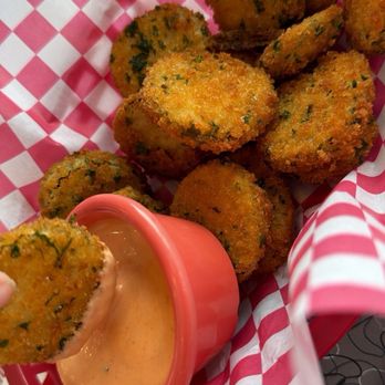 Ze's Diner - Fried pickles - American Near Me - Bloomington, Minnesota