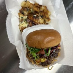BBQ Steer Burger with Hot Potato Salad BBQ Steer Burger with Hot Potato Salad
