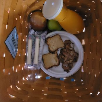 Cambria Shores Inn - Yum! Fresh and delicious - Hotels Near Me - Cambria, California