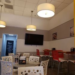 El Kourmet - Cinco Ranch - Dining tables