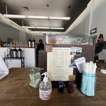 Half Moon Rondout Cafe - Counter - Donuts Near Me - Kingston, New York