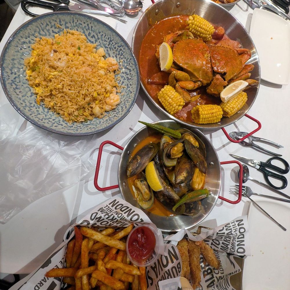 Robot Boil House - Luxury Combo / IG @mwy.eats - Seafood Near Me - Toronto, Ontario Robot Boil House - Luxury Combo / IG @mwy.eats - Seafood Near Me - Toronto, Ontario