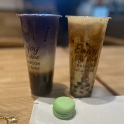 Yelp Elite Experience at Teaspoon - Green Valley location - Dirty ube & caramel cream & pistachio macaron