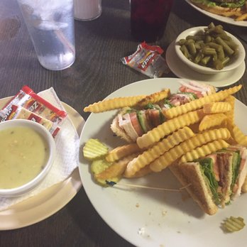 Vienna Diner - I had already ate part of my sandwich. - American Near Me - Vienna, Illinois