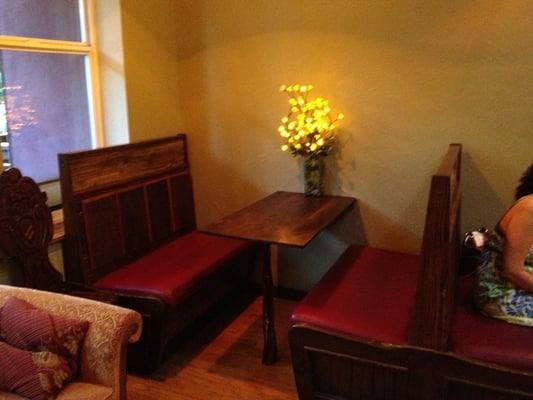 Oberon's Cocktail Bar & Venue by null