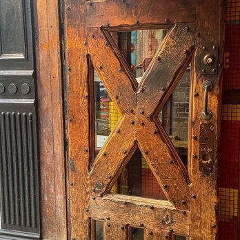 MUD - Entrance - Coffee & Tea Near Me - New York, New York