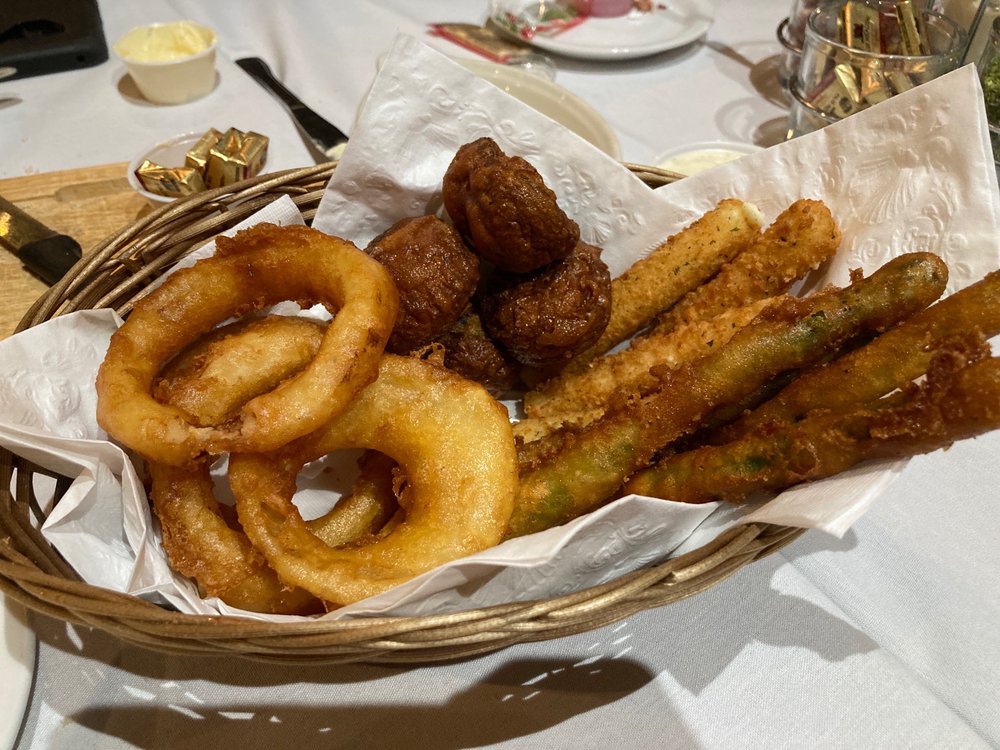 LOG INN SUPPER CLUB Updated September 2024 18 Photos & 37 Reviews