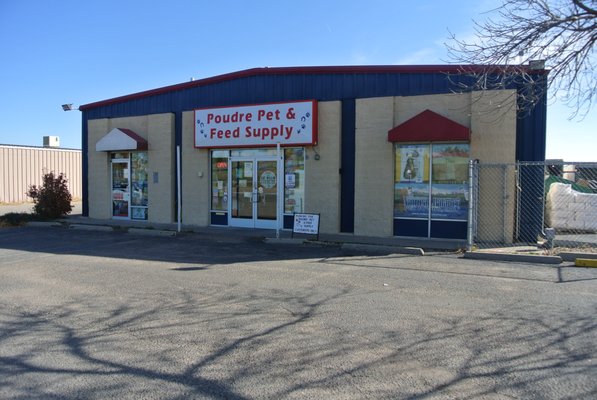 poudre feed store