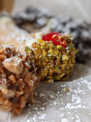 Kelly Cannoli by null