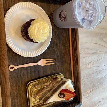 E's Cake Shop - Strawberry fresh cream cake, red velvet cupcake, taro milk tea with pearls - Custom Cakes Near Me - Brooklyn, New York E's Cake Shop - Strawberry fresh cream cake, red velvet cupcake, taro milk tea with pearls - Custom Cakes Near Me - Brooklyn, New York